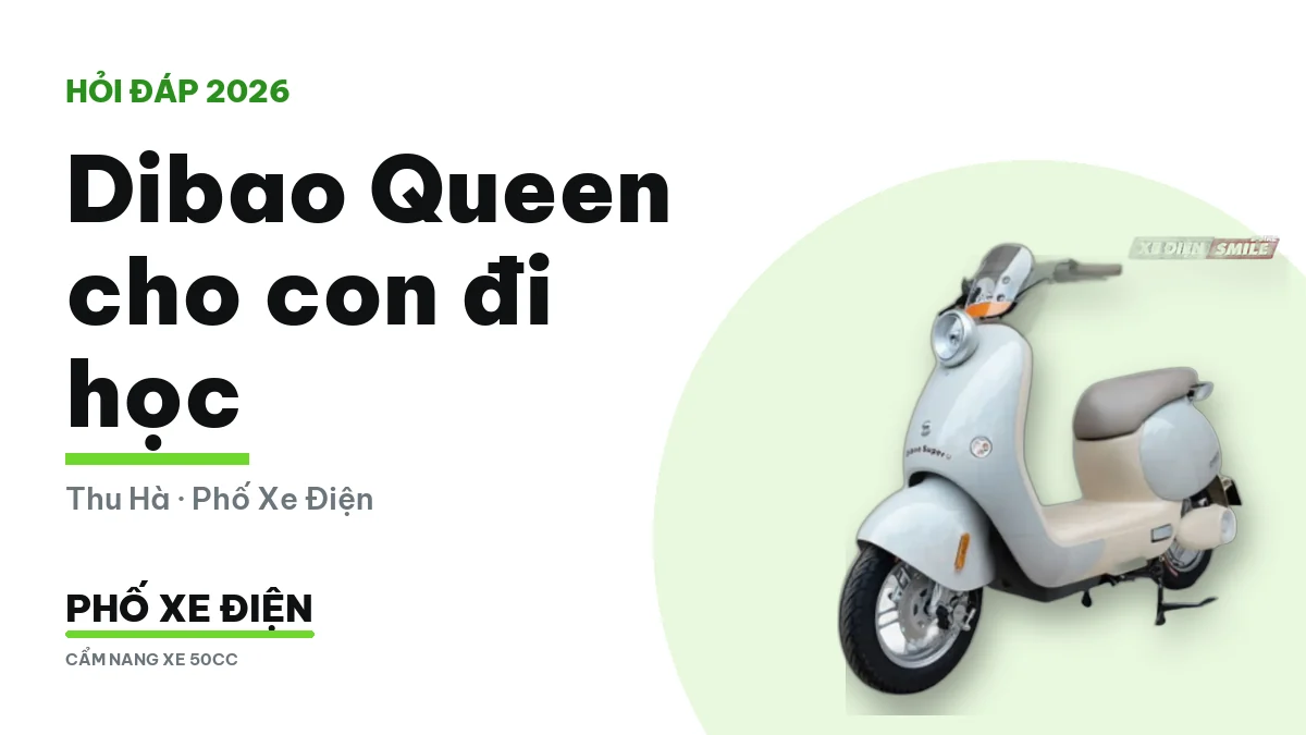 Xe máy điện Dibao Queen dựng trước cửa hàng, yên xe và tay lái nhìn rõ