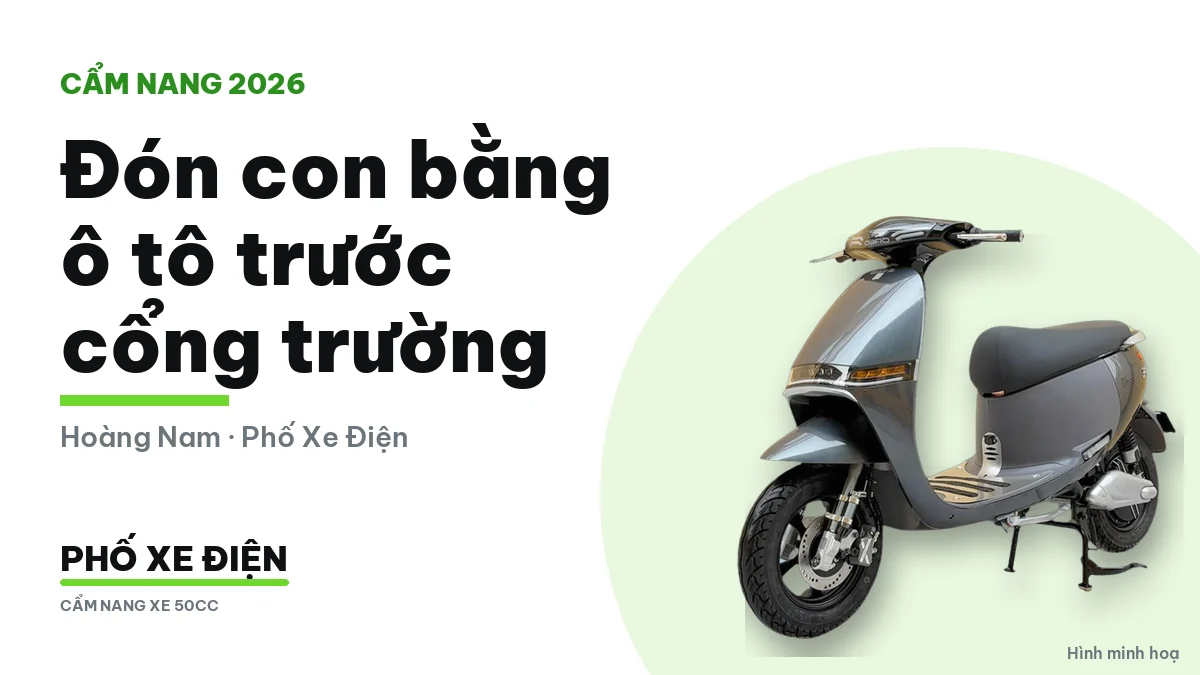 Ô tô đỗ trước cổng trường giờ tan học