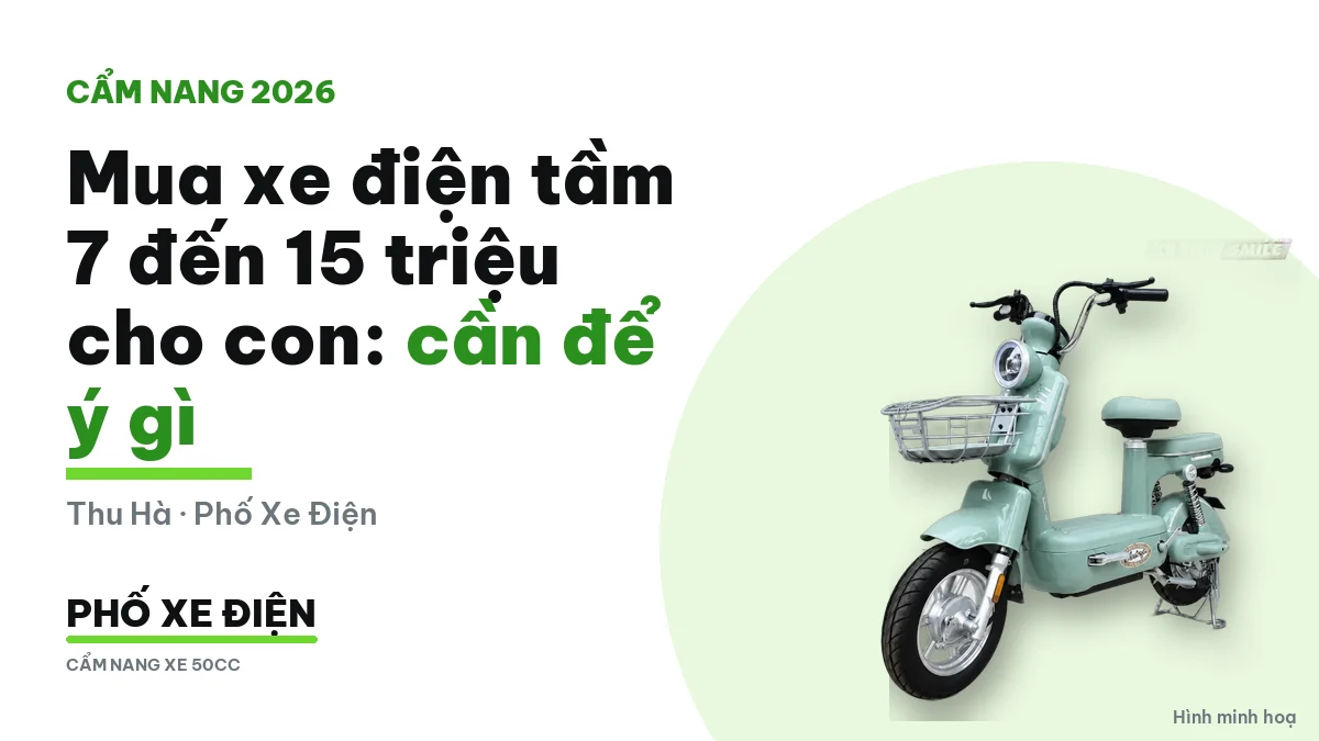 Hai mẫu xe máy điện học sinh đặt cạnh nhau để so sánh giá và quãng đường mỗi lần sạc