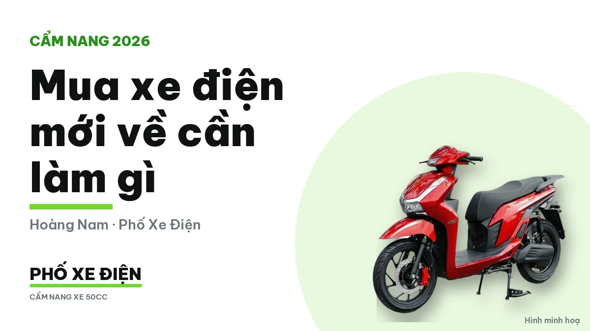Nhận xe điện mới với giấy tờ đăng ký và sổ hướng dẫn.