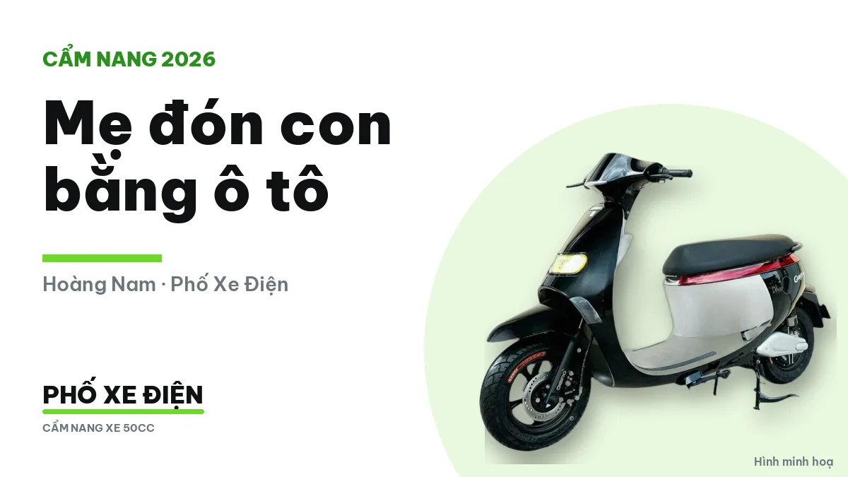 Ô tô gia đình đậu trước cổng trường buổi chiều
