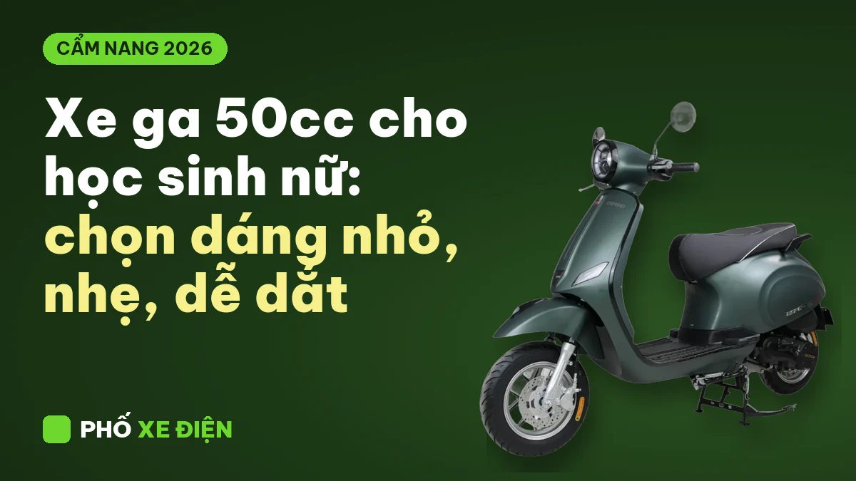 Xe ga 50cc dáng nhỏ gọn đỗ cạnh cổng trường