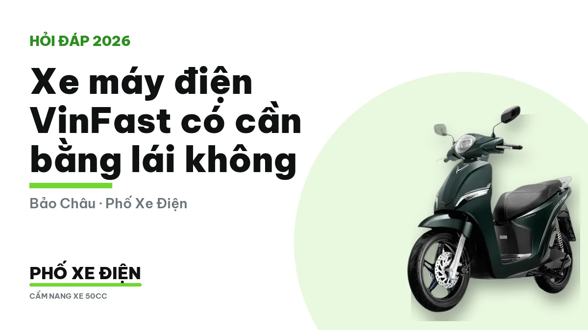 Xe máy điện VinFast Feliz và Vento dựng trước cổng trường
