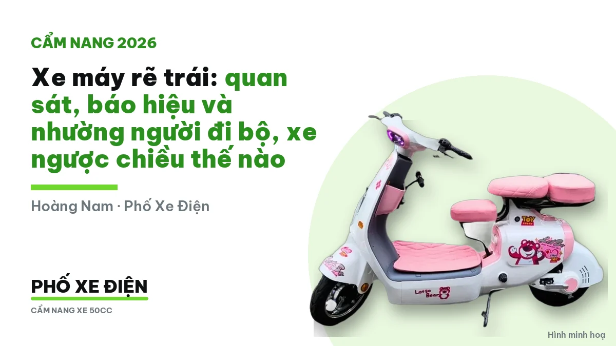 Xe máy báo rẽ trái tại ngã tư