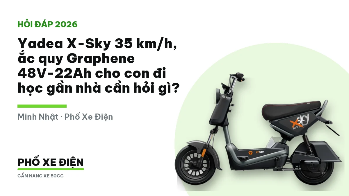 Xe điện Yadea X-Sky dựng trước cửa hàng buổi sáng